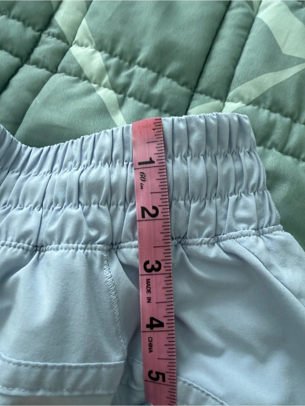 Lululemon Hotty Hot shorts Sz 4 Light Blue - Picture 3 of 6